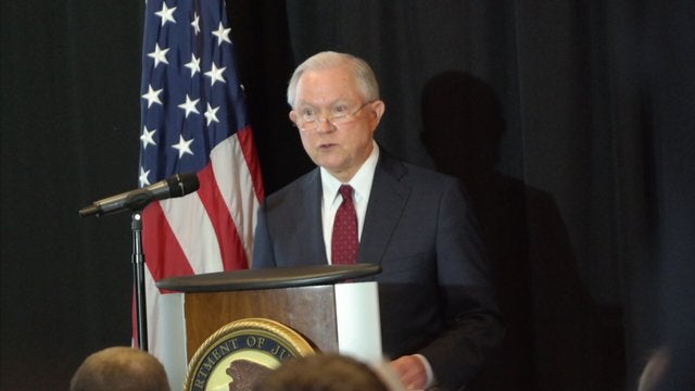 Sessions cites Bible to defend separating immigrant ...