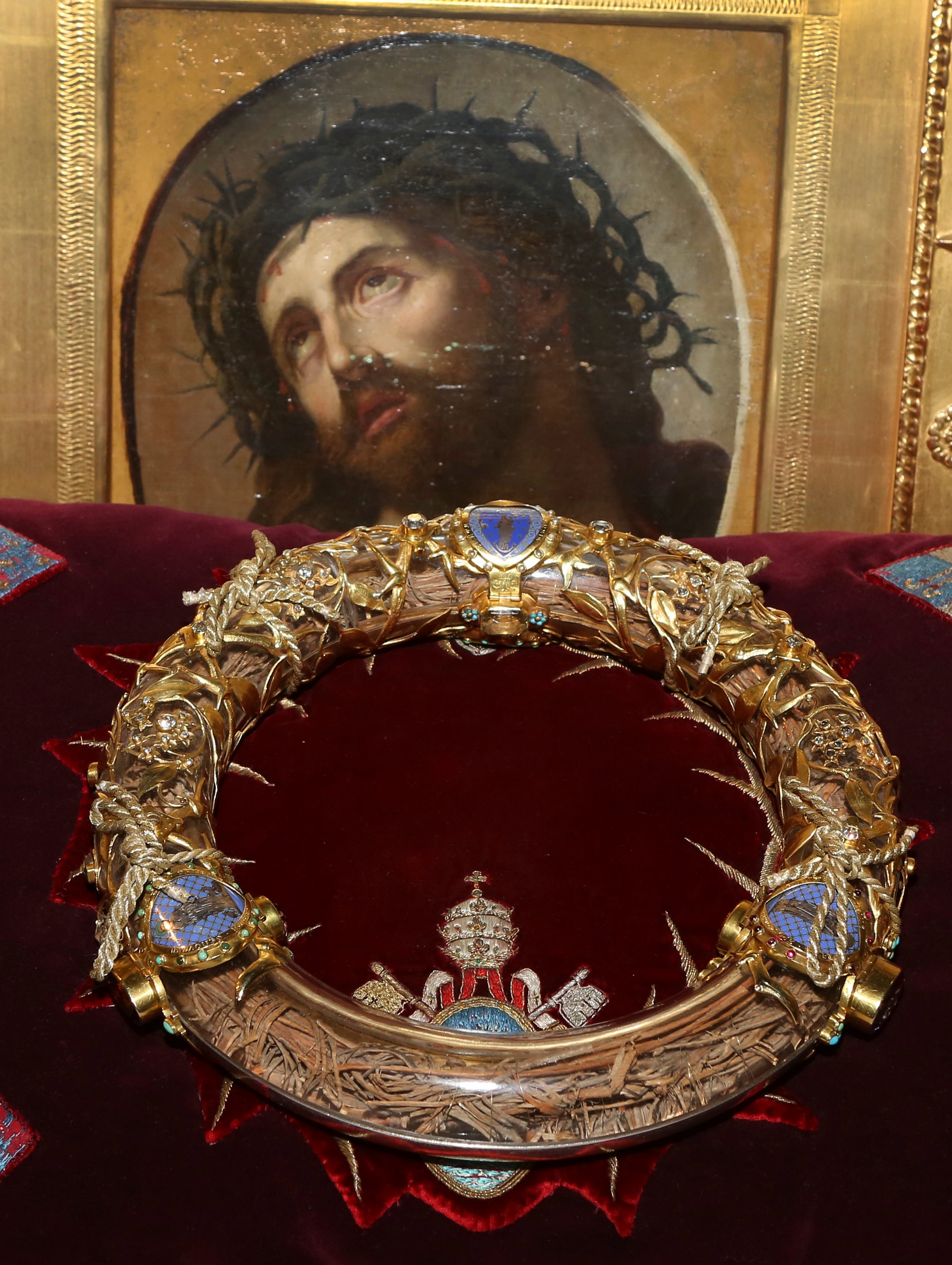 Notre Dame fire: Was the crown of thorns that survived the blaze