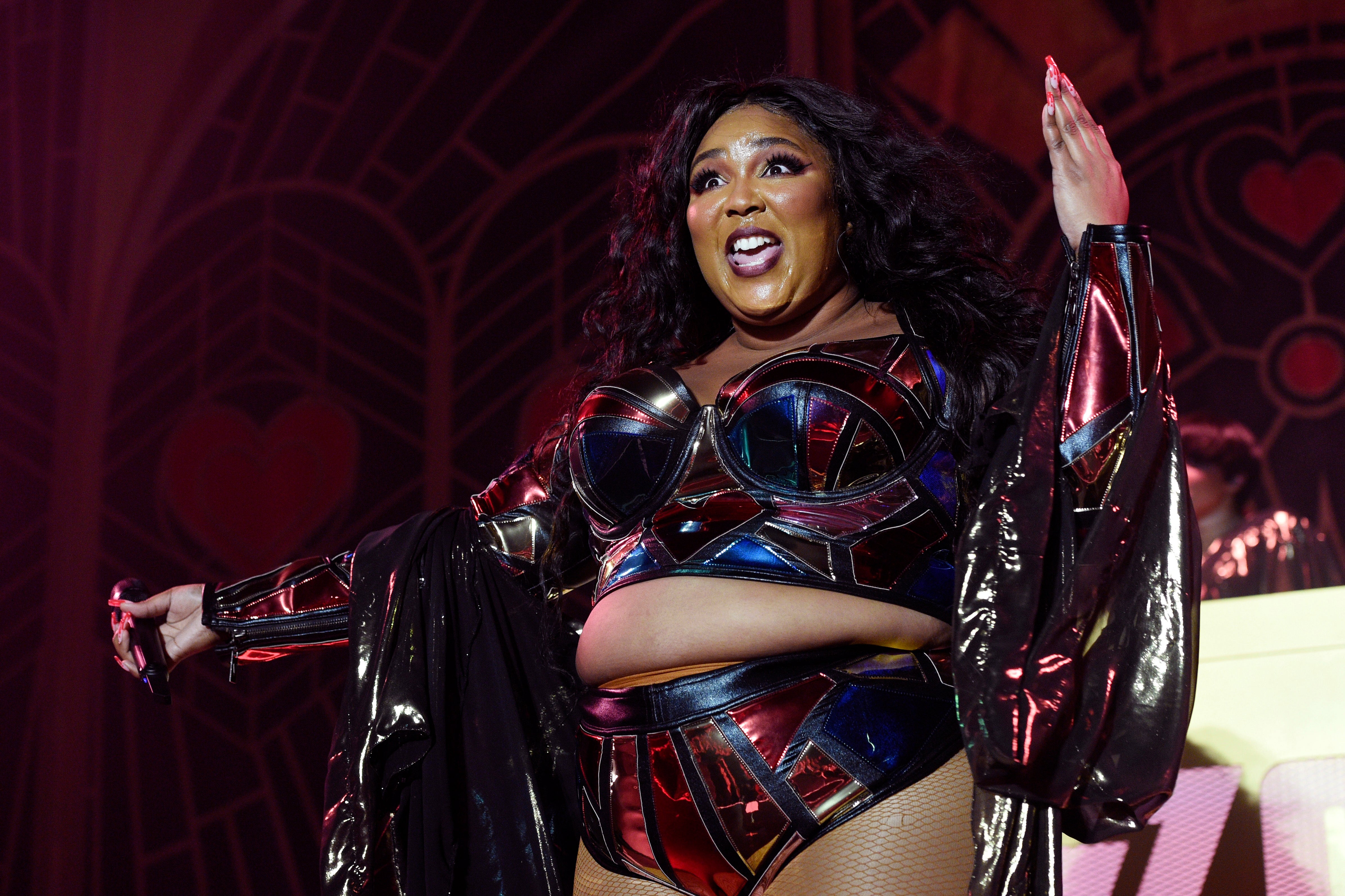 Lizzo being sued by ex-dancers for sexual harassment picture pic