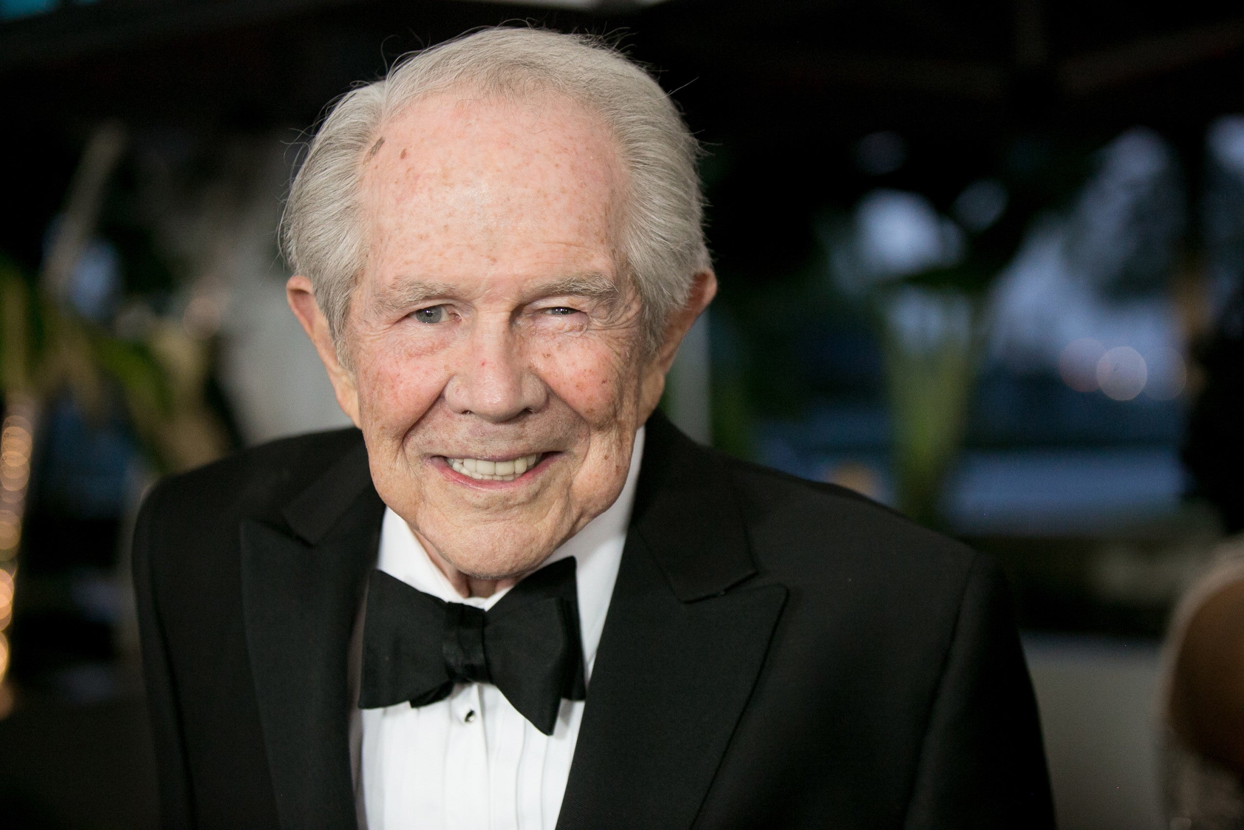 Pat robertson has no time for christians who accept gays