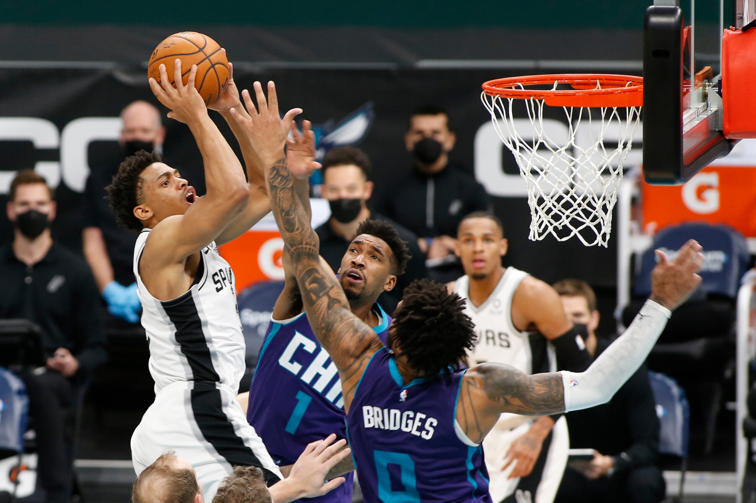 Spurs, Hornets have more games called over virus concerns