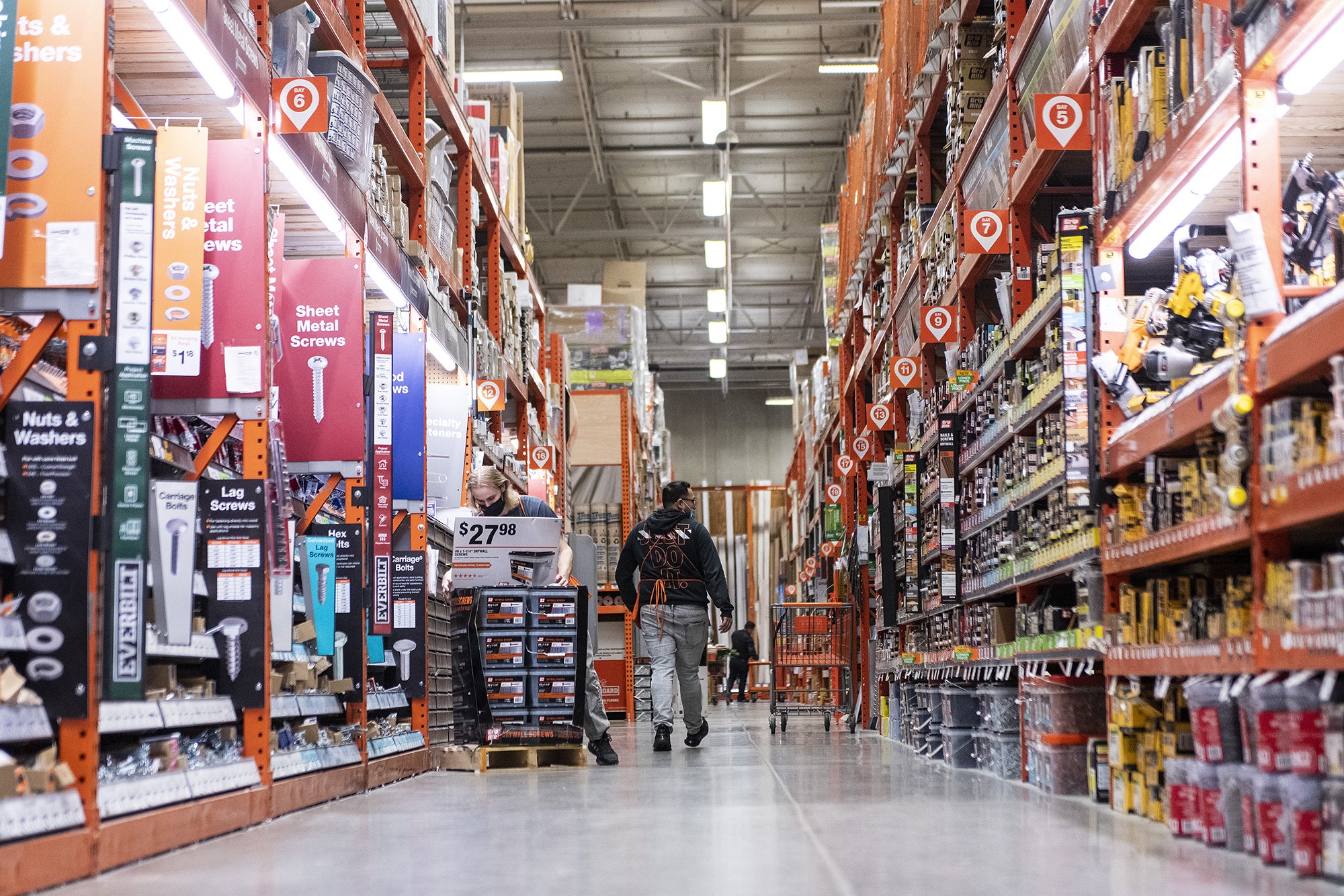 Home Depot to spend $1 billion more on hourly workers - Indianapolis News, Indiana Weather, Indiana Traffic, WISH-TV