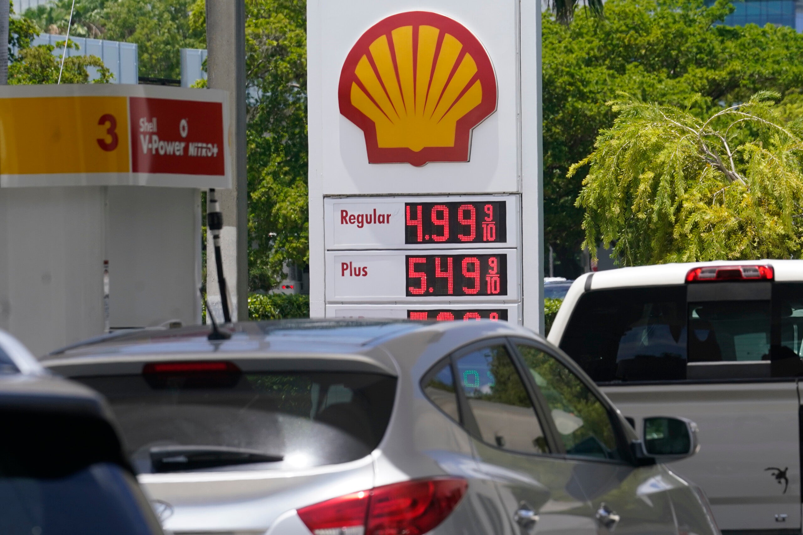 indiana-gas-tax-rising-slightly-in-august-despite-price-drop-wish-tv
