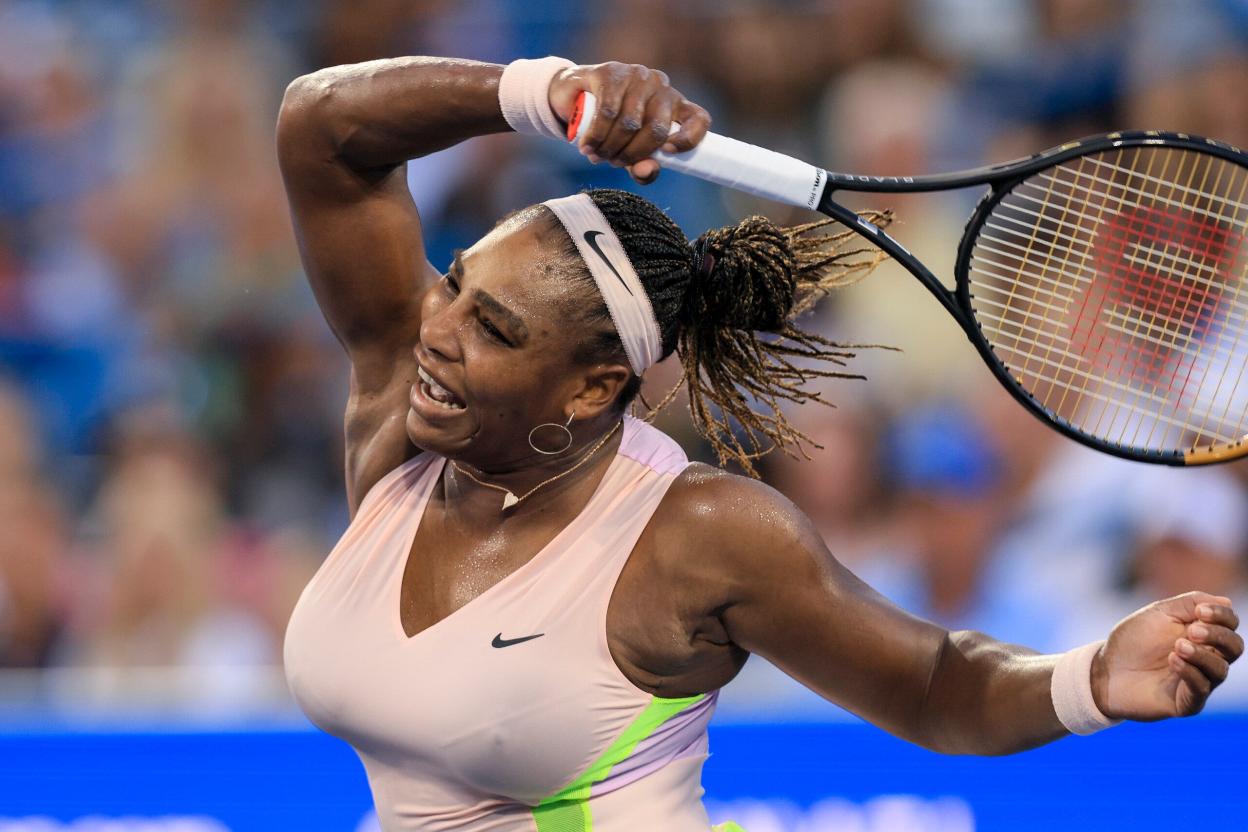 With Serena on at night, US Open begins