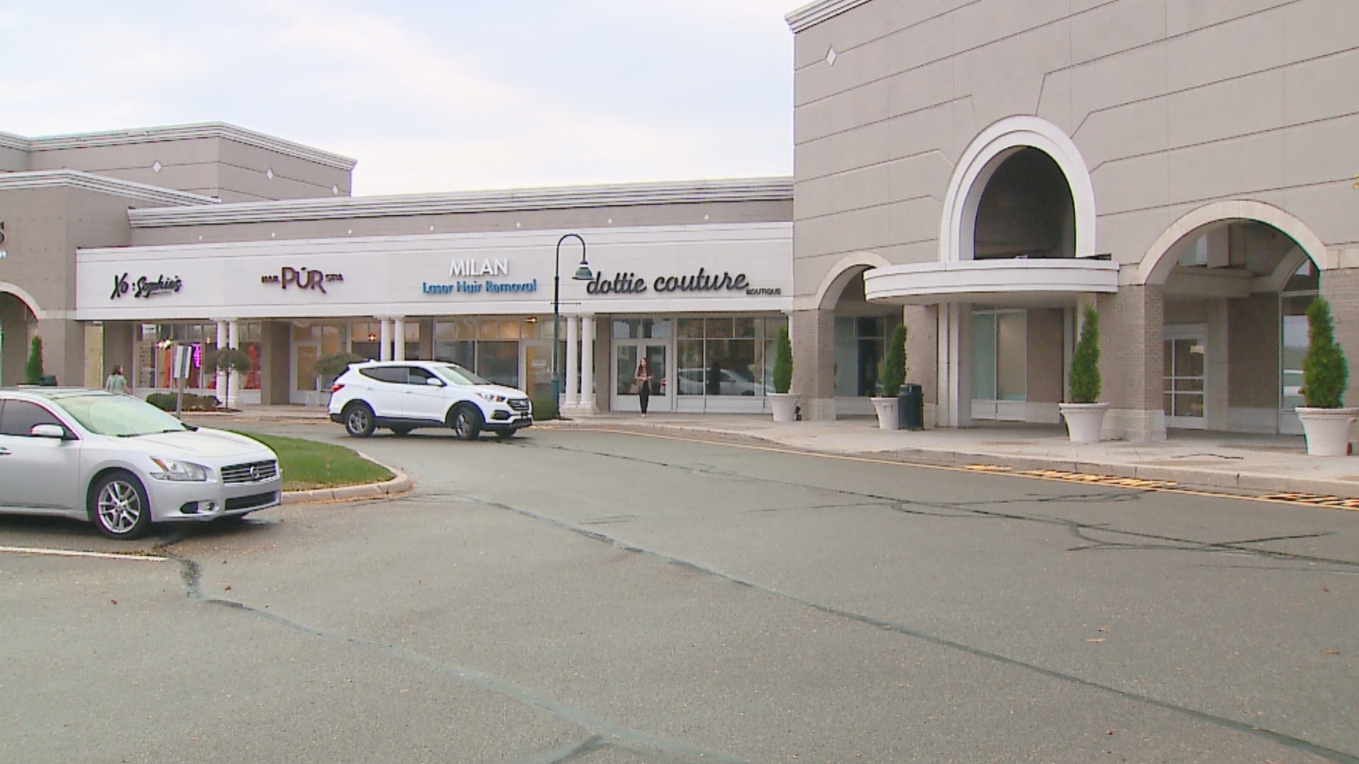 Dottie Couture customers 'scammed'; retailer closes after gift card sale