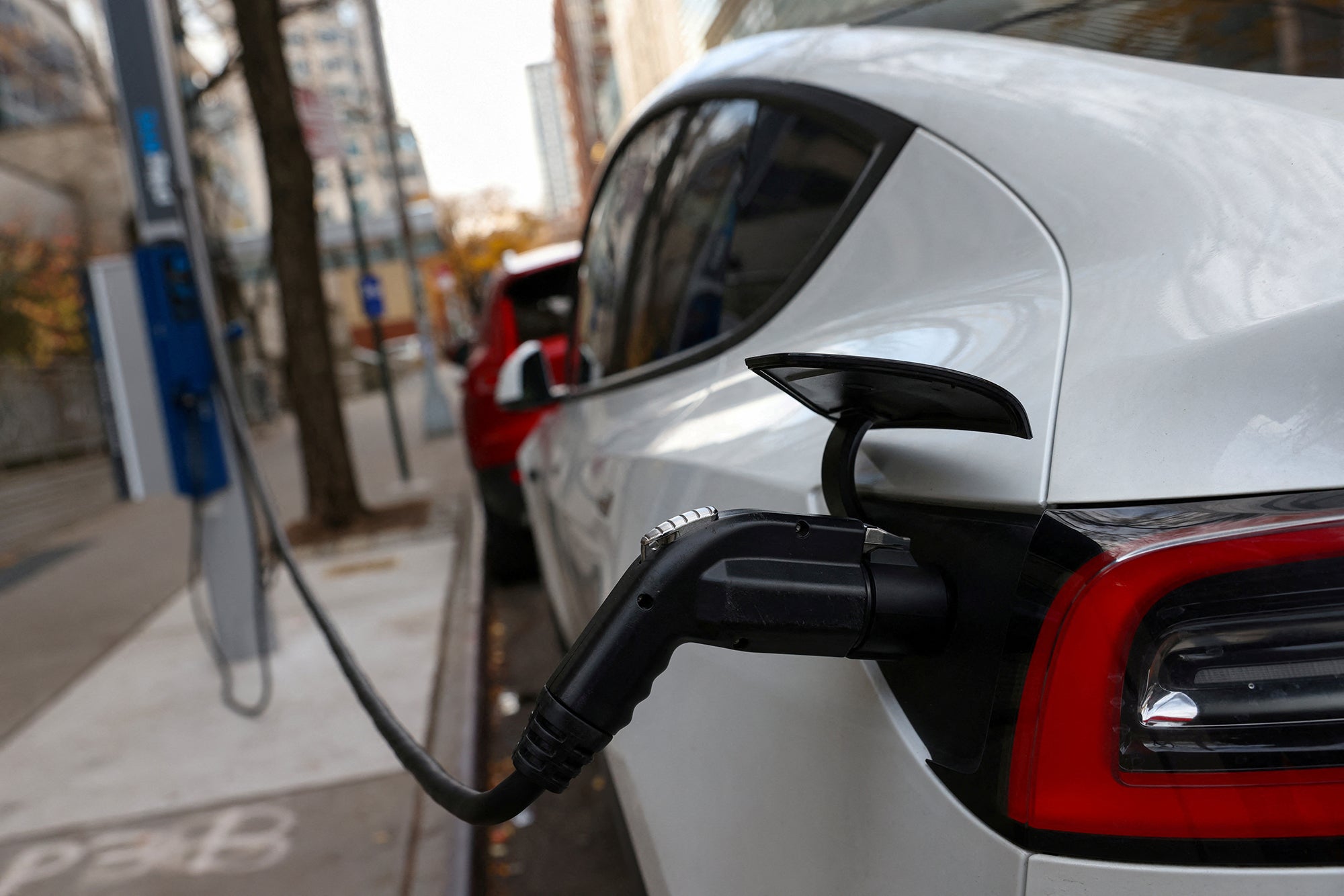 tax-credit-confusion-could-create-rush-for-electric-vehicles-in-early